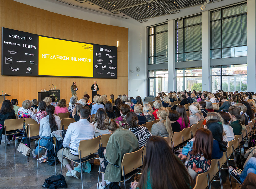Jahresempfang 15.05.25 im Rathaus Stuttgart - des forum frauennetzwerke der Region Stuttgart Foto Hubert Hartmann
